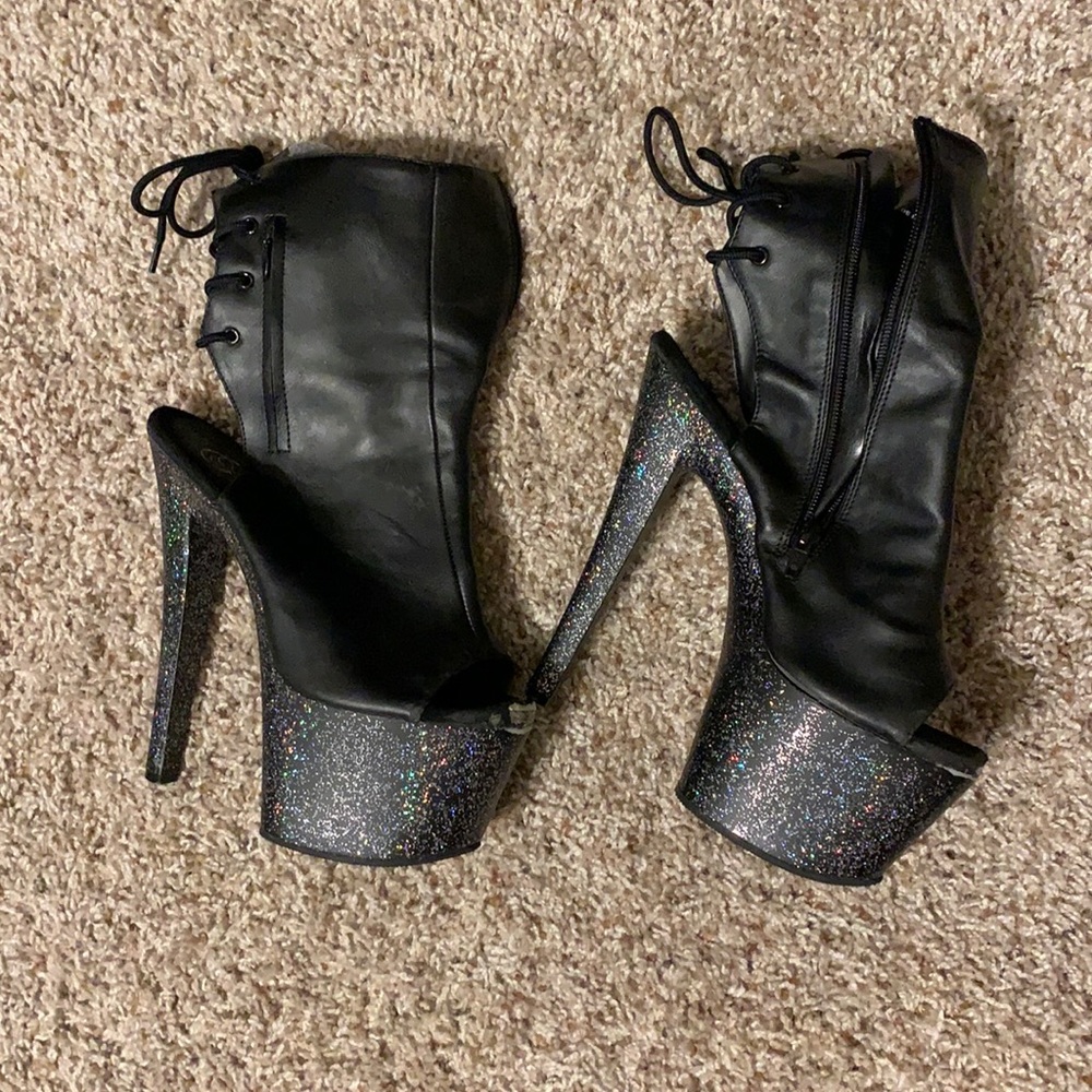 Black and glitter boot